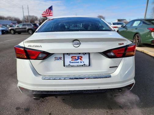 2023 Nissan Altima 2.0 SR