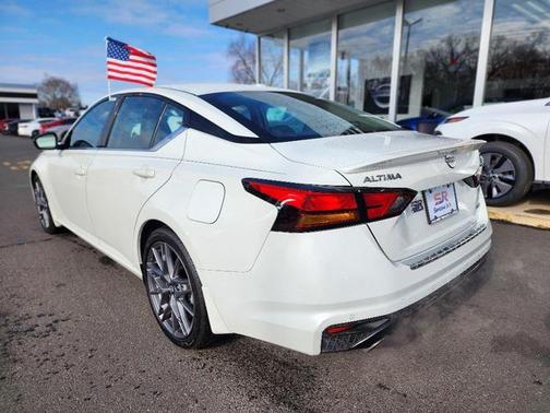 2023 Nissan Altima 2.0 SR