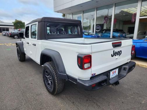 2021 Jeep Gladiator Sport
