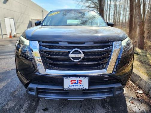 2024 Nissan Pathfinder SV
