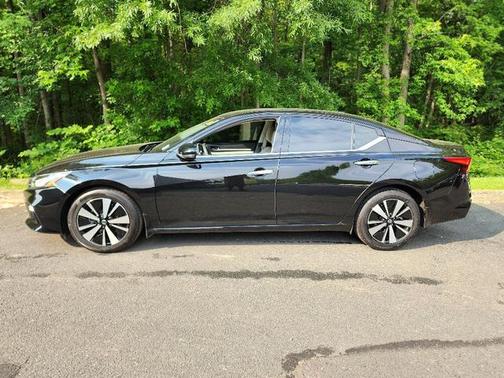 2022 Nissan Altima 2.5 SL