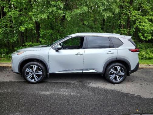 2022 Nissan Rogue SL