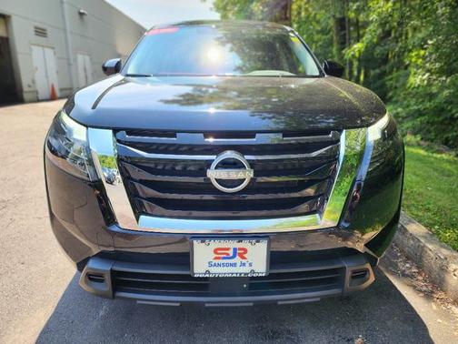 2024 Nissan Pathfinder S
