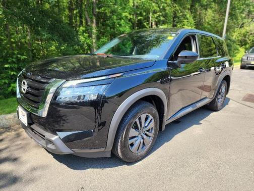 2024 Nissan Pathfinder S