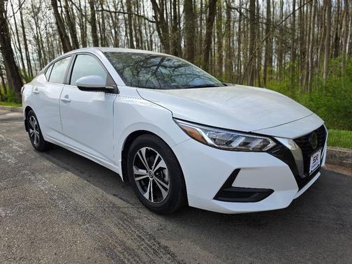 Cloud White 2023 Nissan Sentra SV