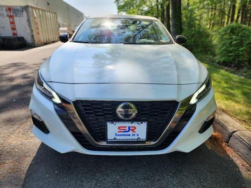 2022 Nissan Altima 2.5 SR
