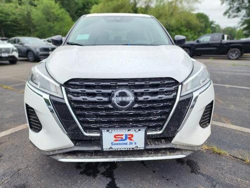 2025 Nissan Kicks S