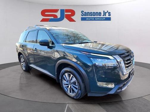 2024 Nissan Pathfinder SL