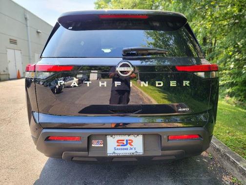 2025 Nissan Pathfinder SV 4WD