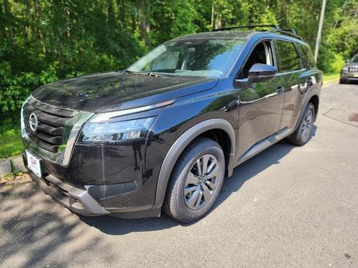 2025 Nissan Pathfinder SV 4WD