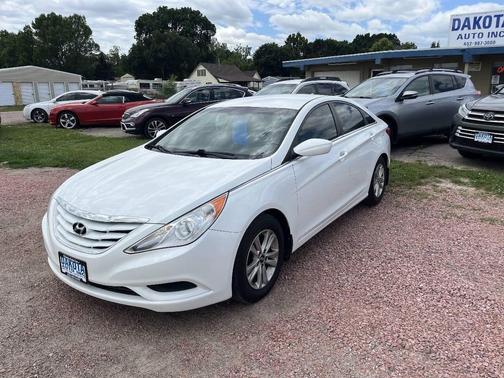 Shimmering White 2011 Hyundai SONATA GLS