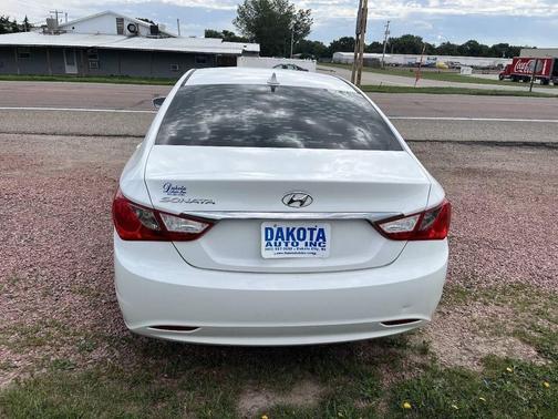 Shimmering White 2011 Hyundai SONATA GLS