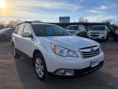 Satin White Pearl 2011 Subaru Outback 2.5 i Premium