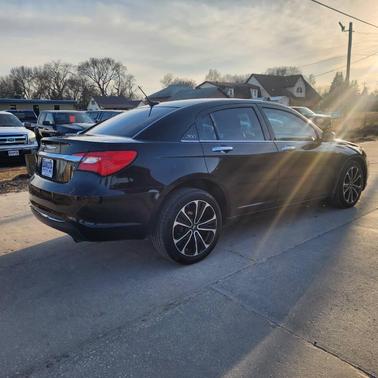 2012 Chrysler 200 Limited