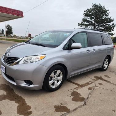 2013 Toyota Sienna LE