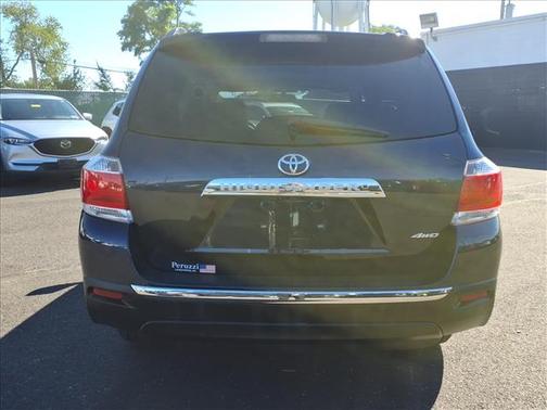 2012 Toyota Highlander SE