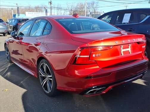2019 Volvo S60 T6 R-Design