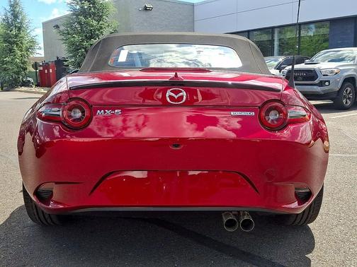 Soul Red Crystal Metallic 2026 Mazda MX-5 Miata Club