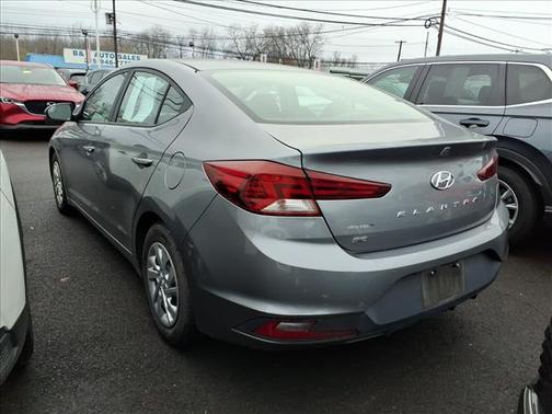 2019 Hyundai ELANTRA SE