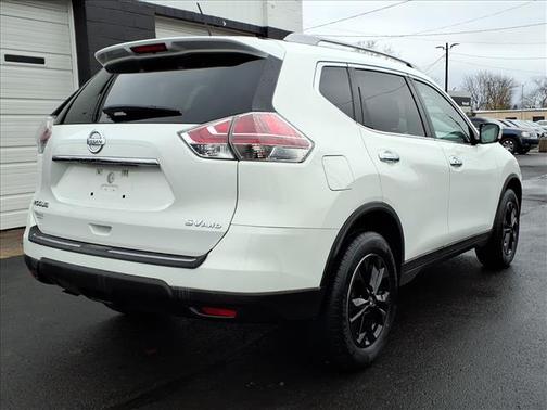 2016 Nissan Rogue SV