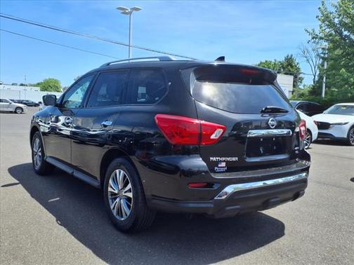 2019 Nissan Pathfinder SL