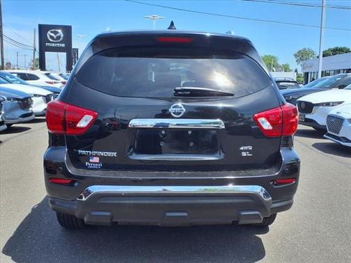 2019 Nissan Pathfinder SL