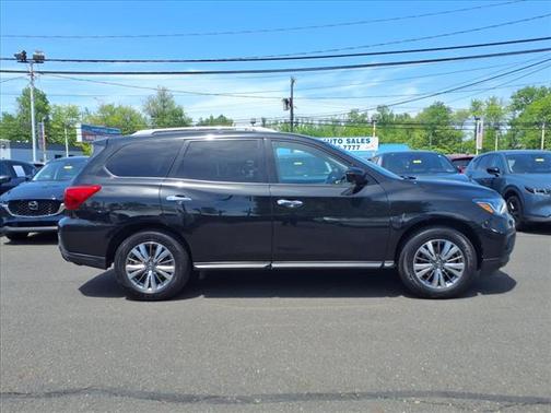 2019 Nissan Pathfinder SL