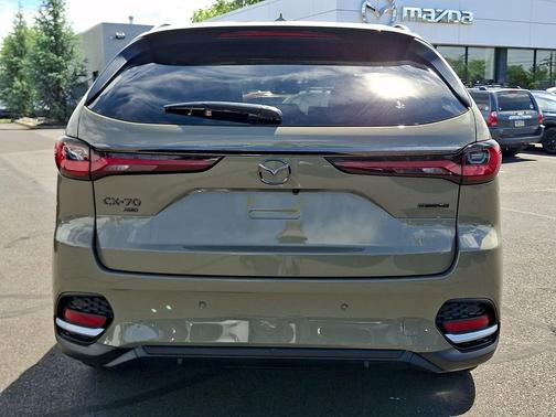 Zircon Sand Metallic 2026 Mazda CX-70 3.3 Turbo Premium