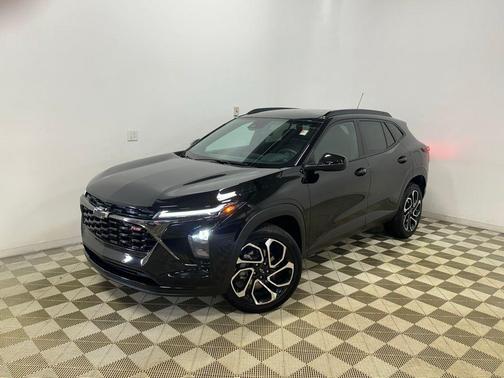 Mosaic Black Metallic 2024 Chevrolet Trax FWD 2RS