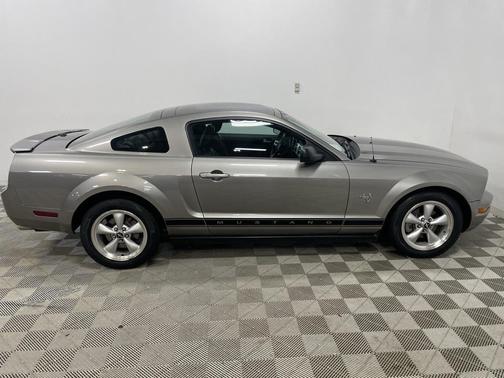 2009 Ford Mustang Premium