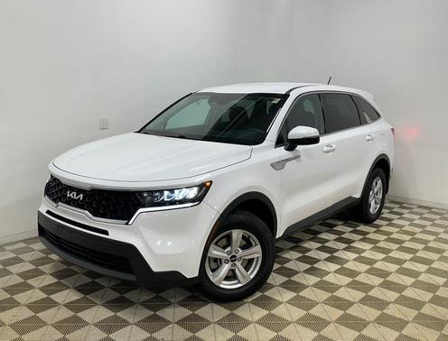 Glacial White Pearl 2023 Kia Sorento LX