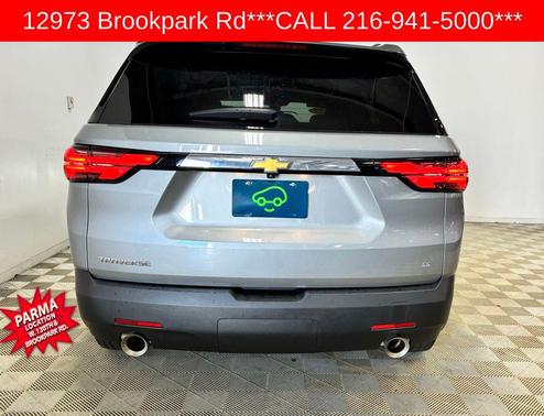 Sterling Gray Metallic 2023 Chevrolet Traverse LT Cloth