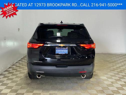 Mosaic Black Metallic 2022 Chevrolet Traverse LS