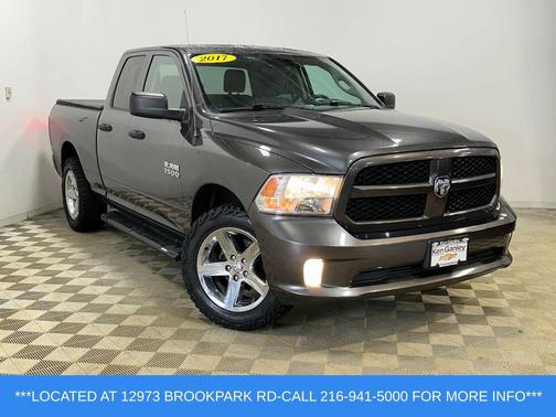 Brilliant Black Crystal Pearlcoat 2017 RAM 1500 Express
