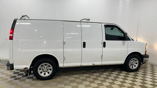 Summit White 2013 Chevrolet Express 1500 Work Van