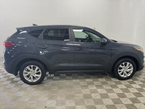 2021 Hyundai TUCSON SE