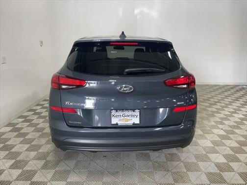 2021 Hyundai TUCSON SE