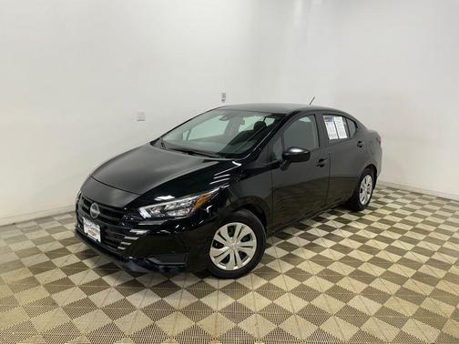 Super Black 2025 Nissan Versa 1.6 S