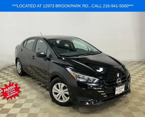 Super Black 2025 Nissan Versa 1.6 S