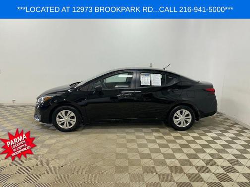 Super Black 2025 Nissan Versa 1.6 S