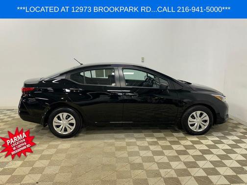 Super Black 2025 Nissan Versa 1.6 S