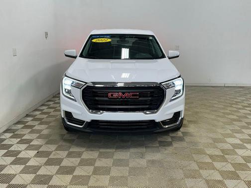 Summit White 2022 GMC Terrain SLE