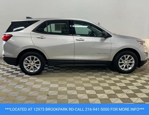 Silver Ice Metallic 2018 Chevrolet Equinox LS