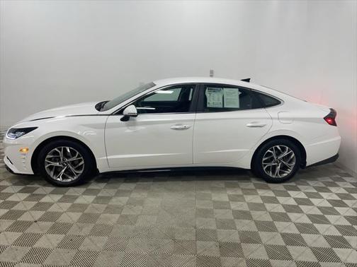 2022 Hyundai SONATA SEL