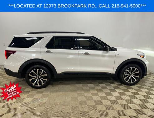 Star White Metallic Tri-Coat 2022 Ford Explorer ST-Line