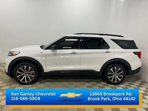 Star White Metallic Tri-Coat 2022 Ford Explorer ST-Line