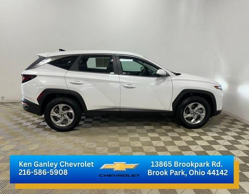Quartz White 2022 Hyundai TUCSON SE