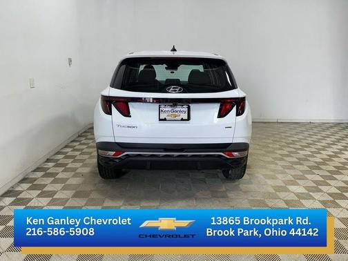 Quartz White 2022 Hyundai TUCSON SE