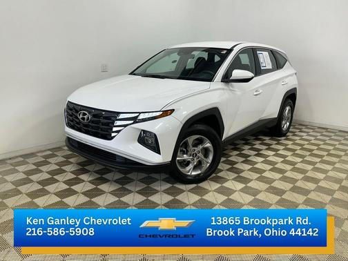 Quartz White 2022 Hyundai TUCSON SE