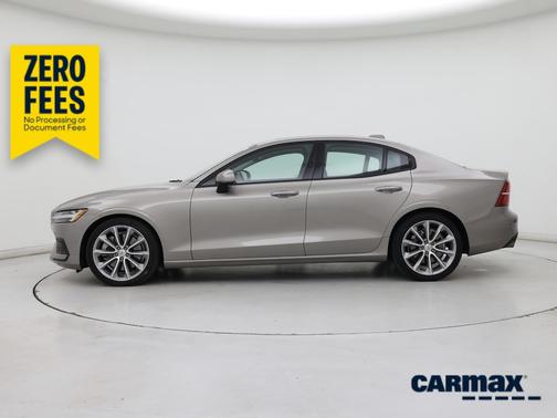 Gold 2020 Volvo S60 T6 Momentum